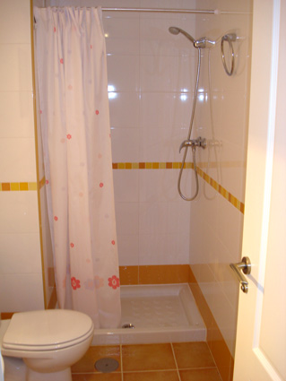 Algarrobo Apartment, Algarrobo Costa - Separate Showerroom