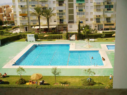 studio apartment to rent Torrox Costa Communal Pool